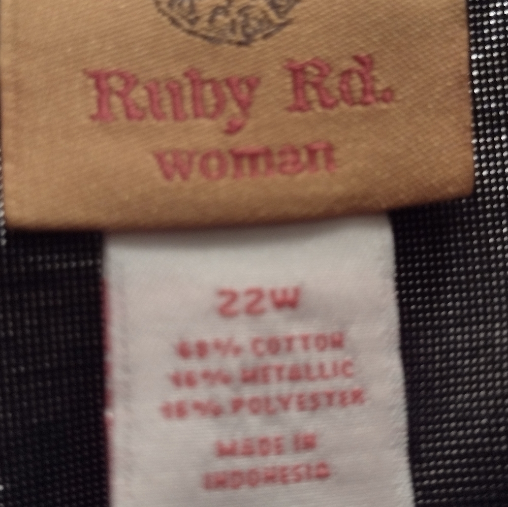 Plus Size Ruby Rd Sparkling Silver Button Up Qrt … - image 2